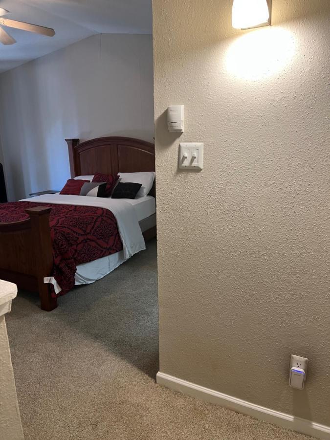 Lovely 1-Bedroom Townhome With Nice Amenities 휴스턴 외부 사진