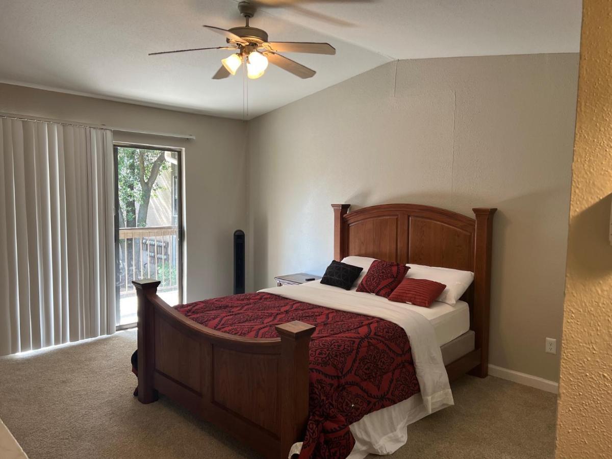 Lovely 1-Bedroom Townhome With Nice Amenities 휴스턴 외부 사진